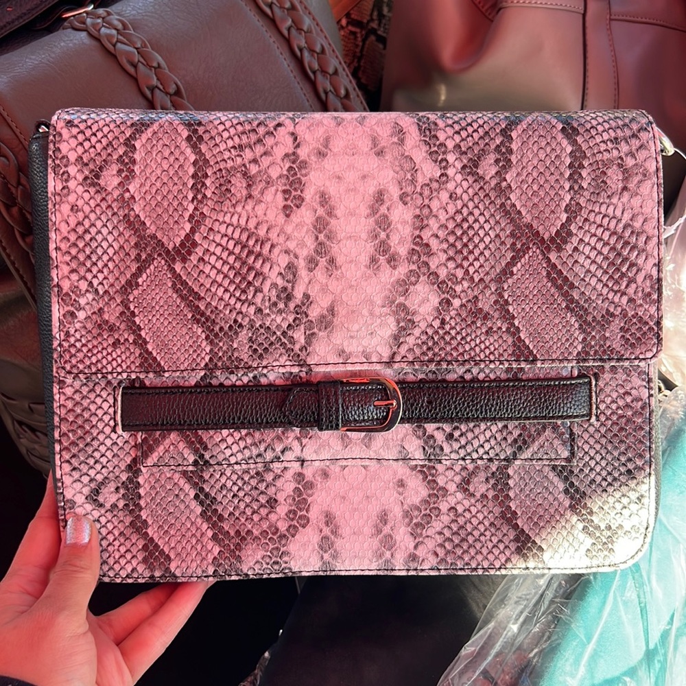 Gray snake print handbag  with straps